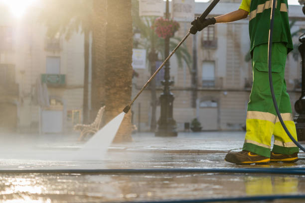 Best Pool Deck Cleaning  in Belpre, OH